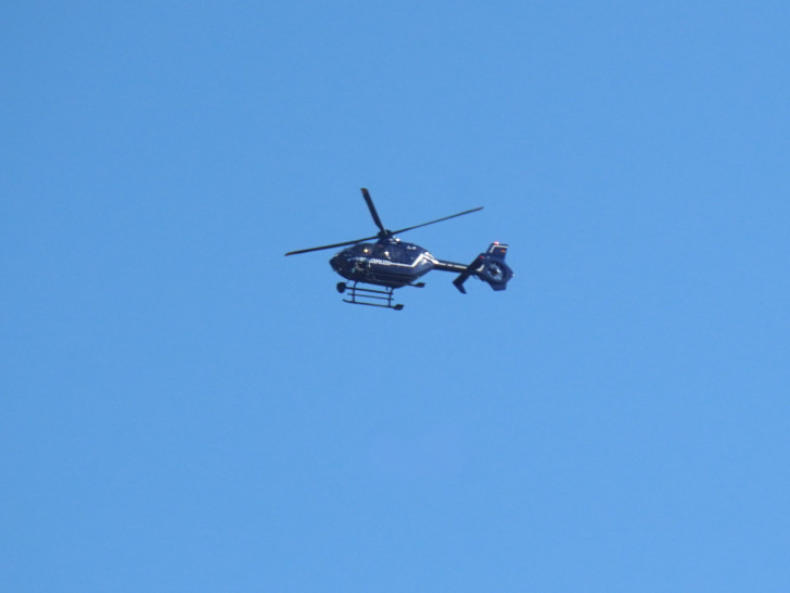 Unter anderem vom Hubschrauber aus suchte die Polizei nach der Vermissten.