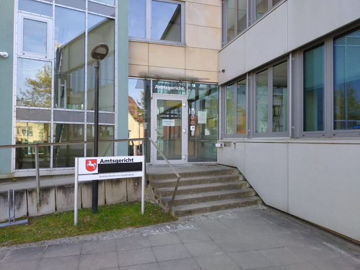 Während der Umbaumaßnahmen findet der Zutritt ins Amtsgericht Gifhorn über einen Nebeneingang statt.
