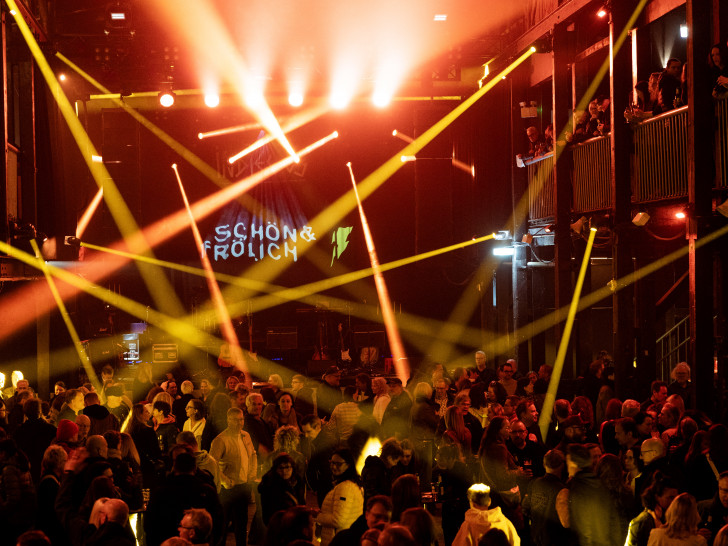 Die Eröffnungsparty des "Schön & Frölich" versprach bereits viele weitere lange Partynächte.