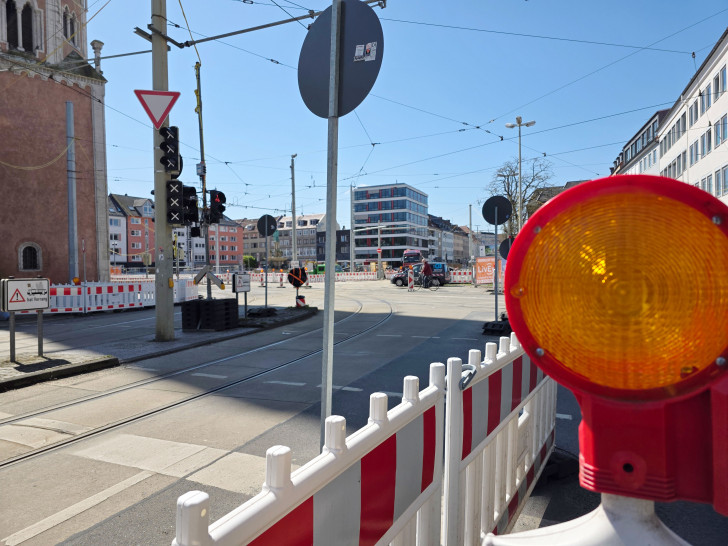 Baustellen wie die am Hagenmarkt können Betriebe in die Bredouille führen (Symbolbild).