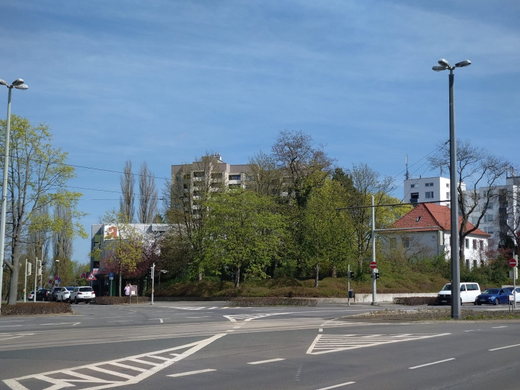 Hier in Gliesmarode soll beim Straßenbahn-Ausbauprojekt zunächst die Wendeschleife entstehen (Archivbild).