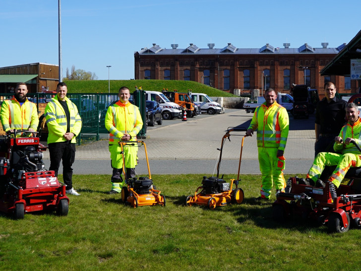 von links: Nils Neuhäuser genannt Holtbrügge, Marcel Zeidler, Bauhofleiter Nico Schulte, Leo Kögler, Michael Wohlers, Marco Köster und Vincent Vollhardt.
