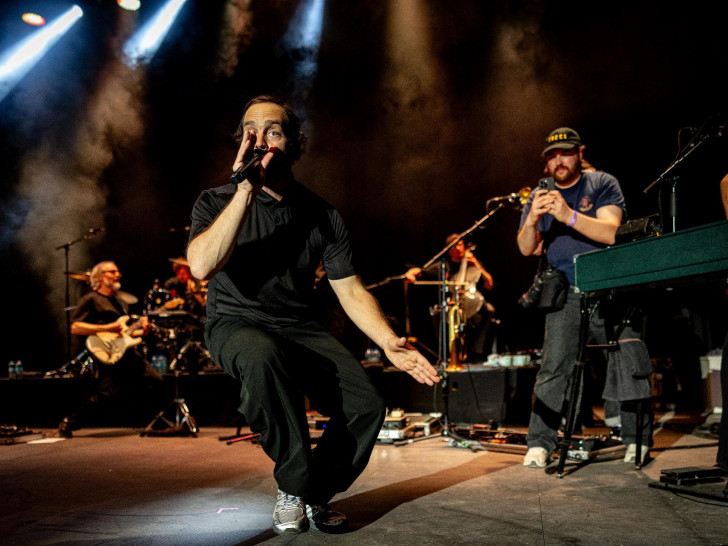 Lokalmatador Bosse füllte bei seinem Konzert das seinerzeit brandneue Schön & Frölich nahezu problemlos.