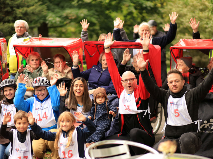 Die Teilnehmer der Sponsorenralley (hier 2025) laufen für den guten Zweck.