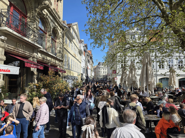 Unzählige Besucher strömten an diesem Wochenende in die Braunschweiger Innenstadt (hier am Kohlmarkt). 