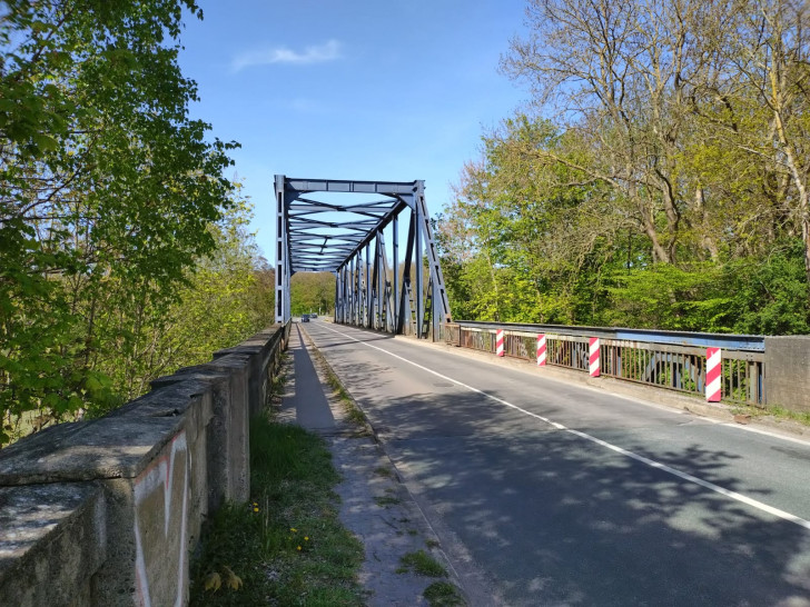 Die Brücke über den Mittellandkanal ist in einem schlechten Zustand.