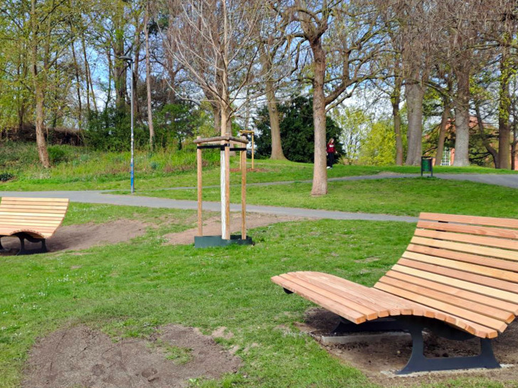 Die neuen Liegebänke sorgen für Entspannung am Wasser.