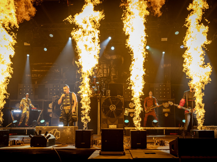 Die Band begeisterte mit einer beeindruckenden Pyroshow.