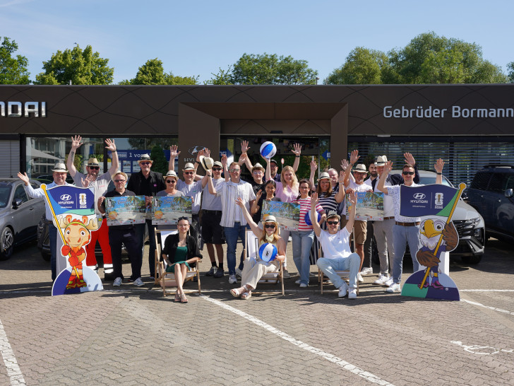 Vorfreude auf die fünfte Beachparty und zahlreiche Besucher beim Autohaus Bormann.