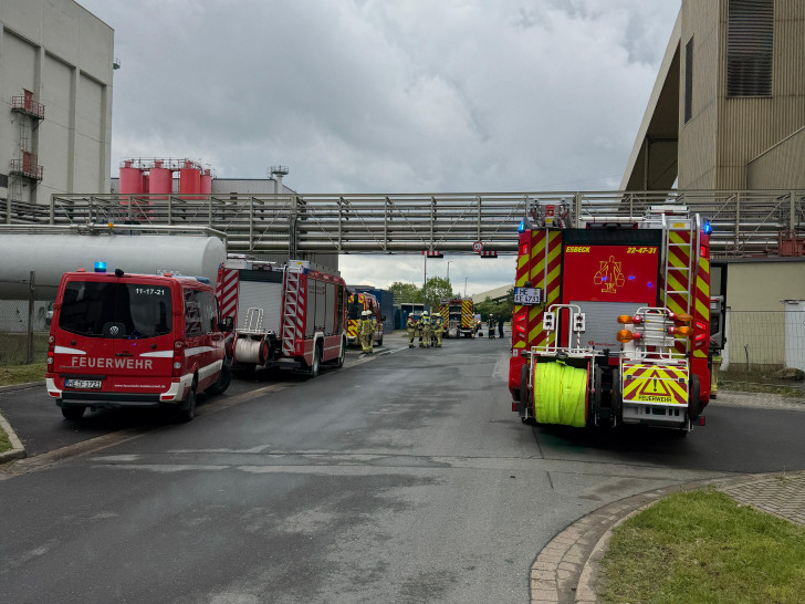 Die Feuerwehr Helmstedt untersuchte die starke Rauchentwicklung an der Müllverbrennungsanlage.