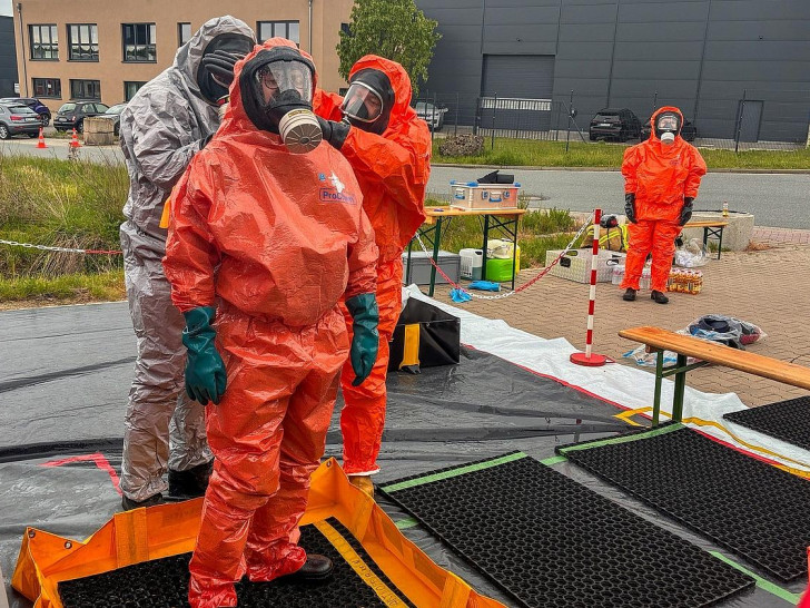 Gefahrguteinsatz im Gewerbegebiet bei Grüppenbühren (Archiv)