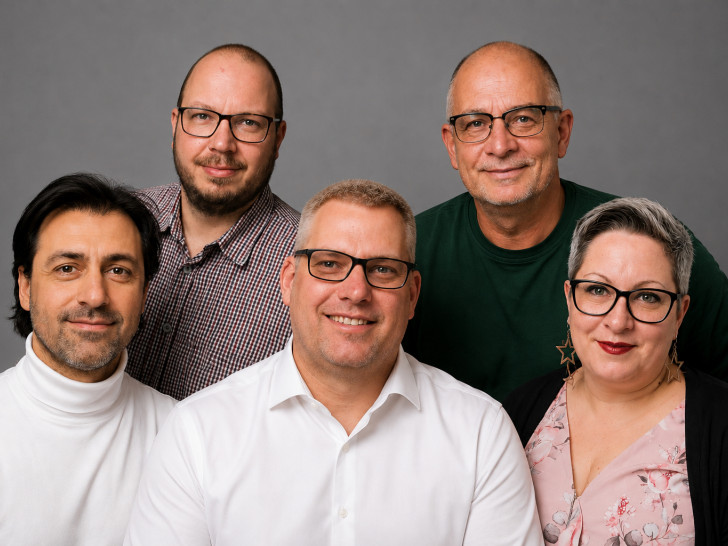Oben links Patrick Lachmann, oben rechts Michael Schneider, unten links Babak Salimi, unten mittig Jean-Pierre Henke sowie unten rechts Marielu Farago.