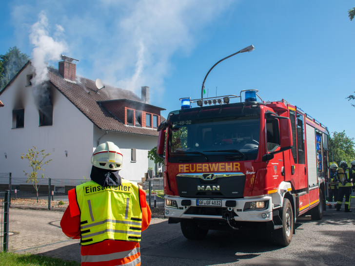 Aus den Fenstern stieg dichter Rauch.