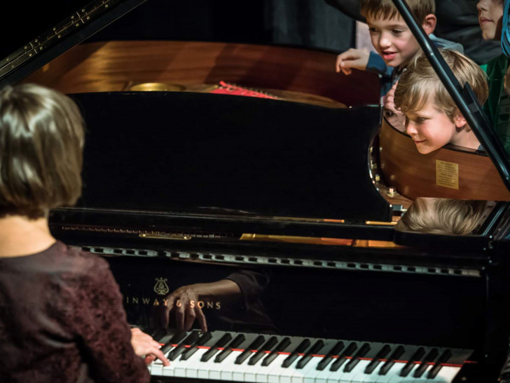 Das Team der Musikschule lädt alle kleinen und großen Musikinteressierten ein. 