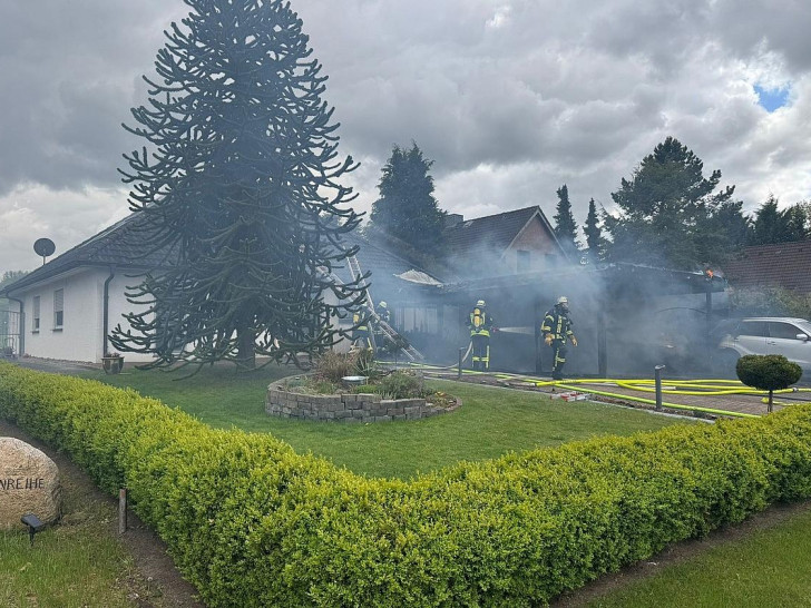 Löscharbeiten (Archiv)