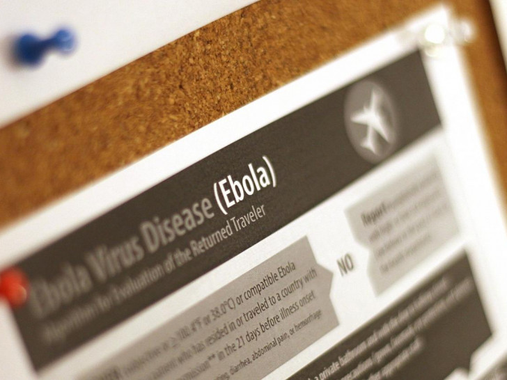 Ebola-Hinweisplakat (Archiv)