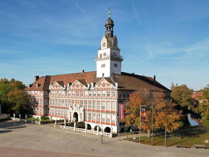 Die Balustrade, die rund um den Schlossgraben und die Schlossbrücke führt, soll saniert werden. | Foto: Stefan Stümpel