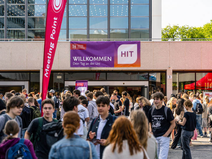 HIT 2026: Egal ob Entscheidungshilfen für die Studienwahl, Informationen zu Finanzierung und Leben oder Gespräche mit anderen Studieninteressierten - all das und noch mehr erwartet die Teilnehmer auf dem Zentralcampus der TU Braunschweig.