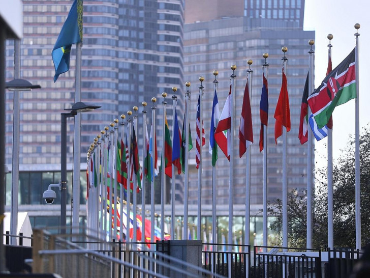 Fahnen von der den Vereinten Nationen (Archiv)