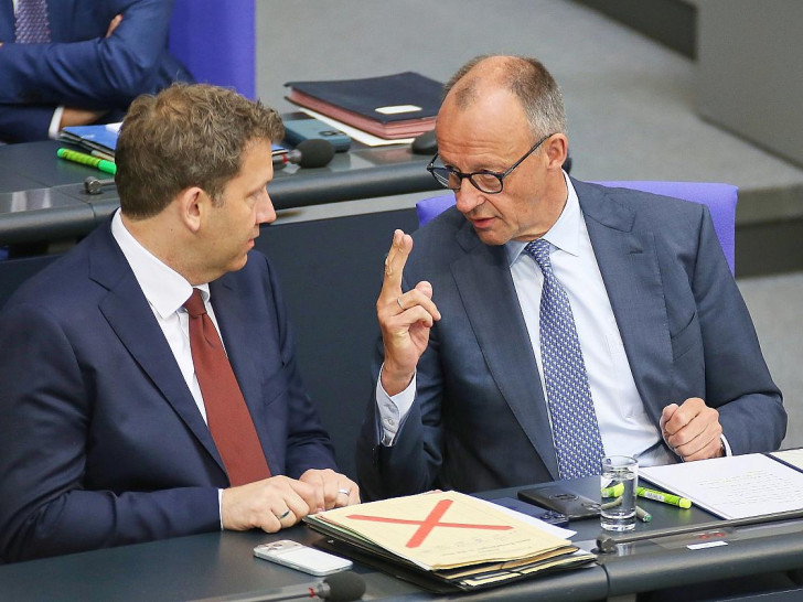 Lars Klingbeil und Friedrich Merz (Archiv)
