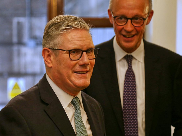Keir Starmer und Friedrich Merz (Archiv)