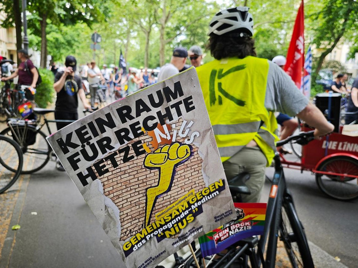 Fahrraddemo gegen "Apollo News" und "Nius" am 20.06.2026