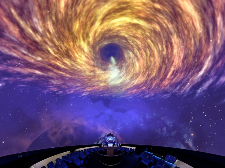 Im Planetarium können sich Schulkinder in den Ferien auf Weltraumabenteuer begeben.