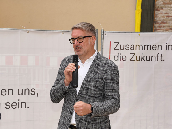 "Gerold Leppa genießt in der Braunschweiger Wirtschaft einen exzellenten Ruf", erklärte Ratsherr Claas Merfort (nicht im Bild) jetzt während der Debatte..