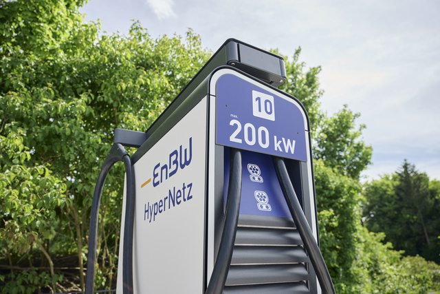 EnBW Schnellladestation mit 200 kW Ladeleistung.
