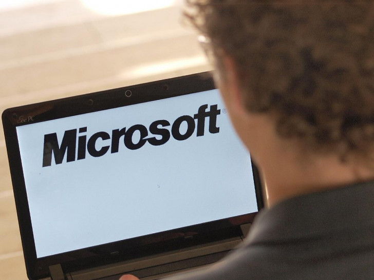 Microsoft-Logo auf einem Computer (Archiv)