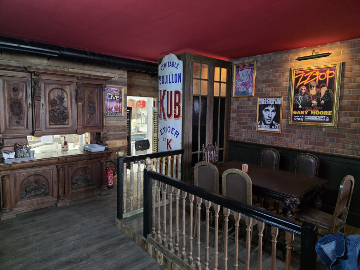 Uriges von der Rock-Musik inspiriertes Ambiente erwartet die Gäste im neuen Restaurant am Hagenmarkt.