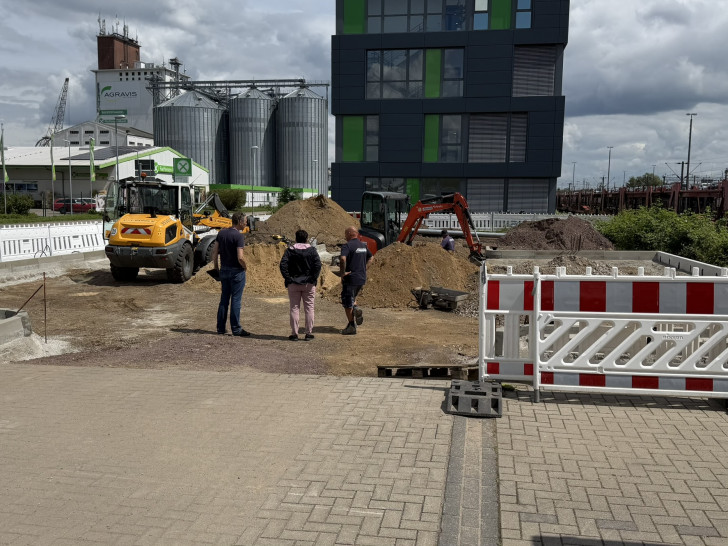 Herstellung der Stellplätze, des Carsharings, der Ladeinfrastruktur und des Pocket Parks in Fallersleben.