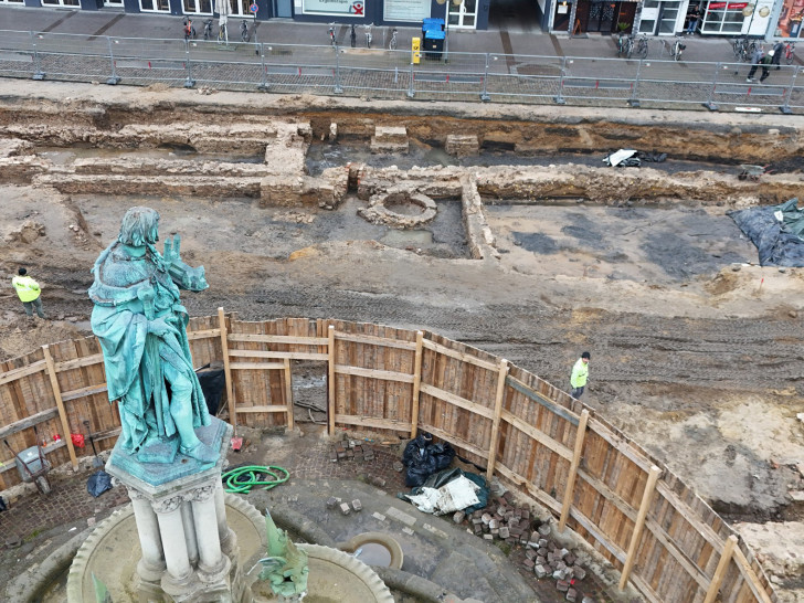 Hagenmarkt - Heinrich und Oper.