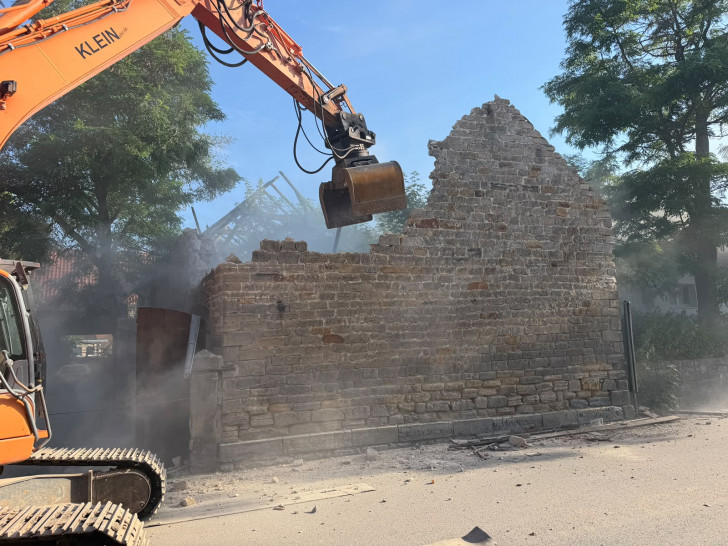 Das Gebäude wird abgerissen.