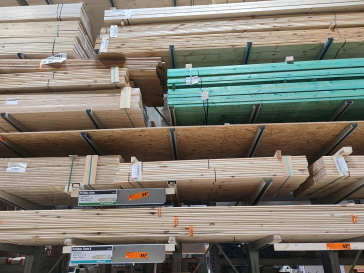 Holz im Baumarkt (Archiv)