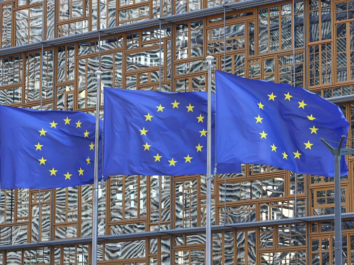 EU-Fahnen am 19.06.2026