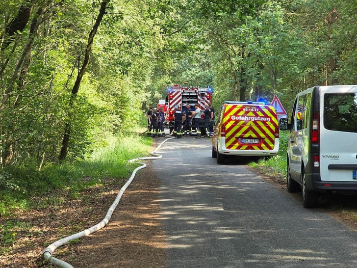 Die Feuerwehr an der Einsatzstelle (Archiv)