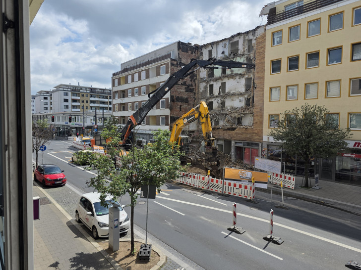Am Steinweg weichen drei Gebäude für das Schlosscarree.