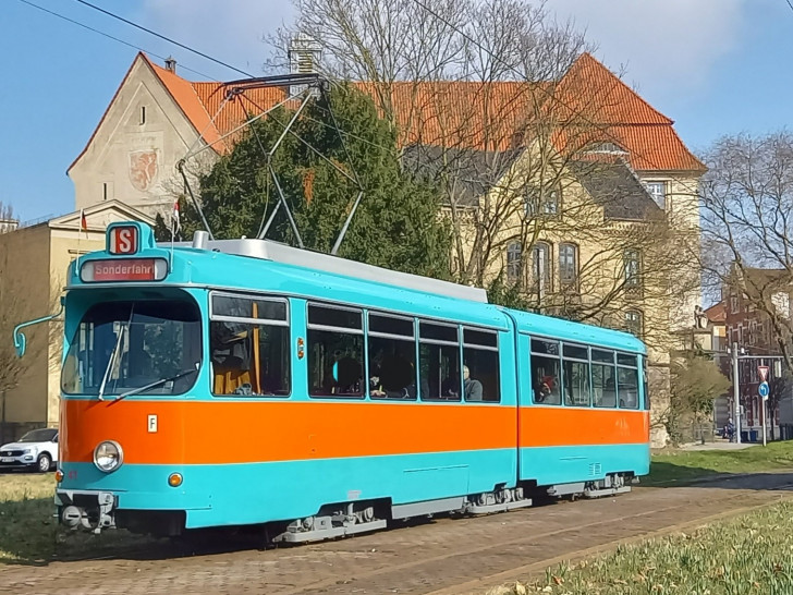 Dieser Triebwagen wird zum Tag der Niedersachsen durch die Braunschweiger Innenstadt fahren.