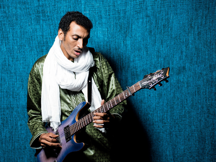 Bombino spielt am Freitag klangvolle Wüstenpoesie zwischen Tradition und Rock.