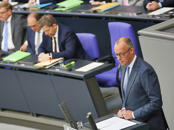 Friedrich Merz mit Ministern (Archiv)