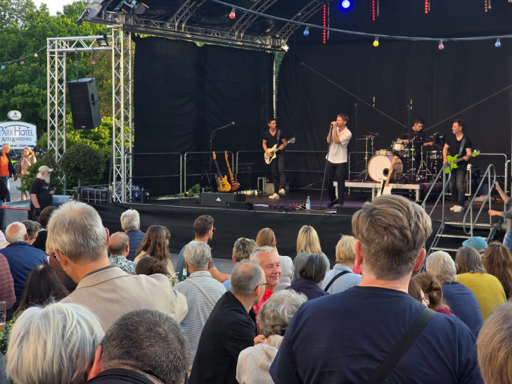 Kurzfristig sprang der Musiker Paul Brunner ein und eröffnete den Kultursommer.