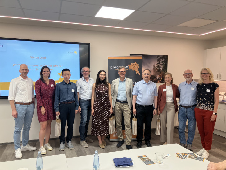 Uwe Schwenke de Wall, Cathrin Kaestner (Stadt Goslar), Yi Zhang, Dirk Becker, Carolin Stirner, Tobias Hoffmann, Dr. Hady Seyeda, Christin Schnaithmann, Christian Rehse, Sandra Bogisch (Stadt Goslar) (v. li.).
