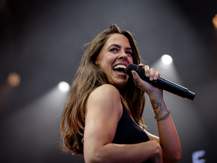 Vanessa Mai begeistert am Mittwochabend bei den BRAWO Open.