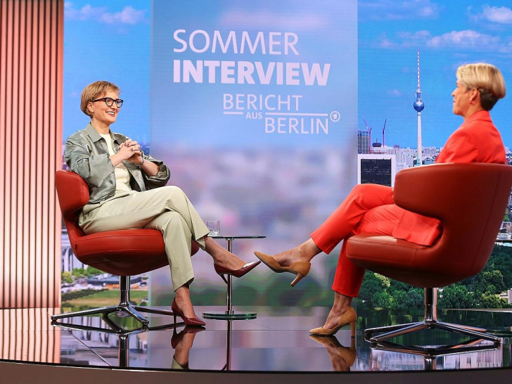 Franziska Brantner und Anna Engelke am 19.07.2026