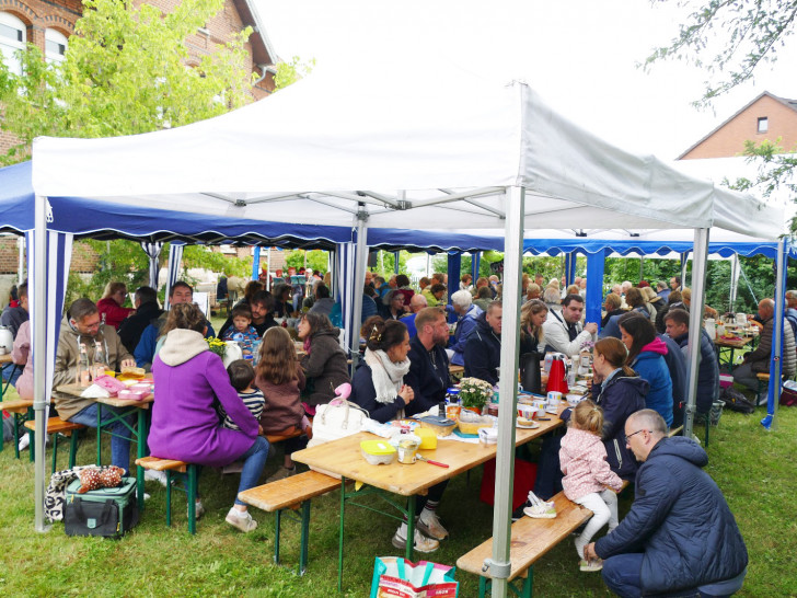 Der Bürgerbrunch im Pfarrgarten ist im August geplant.