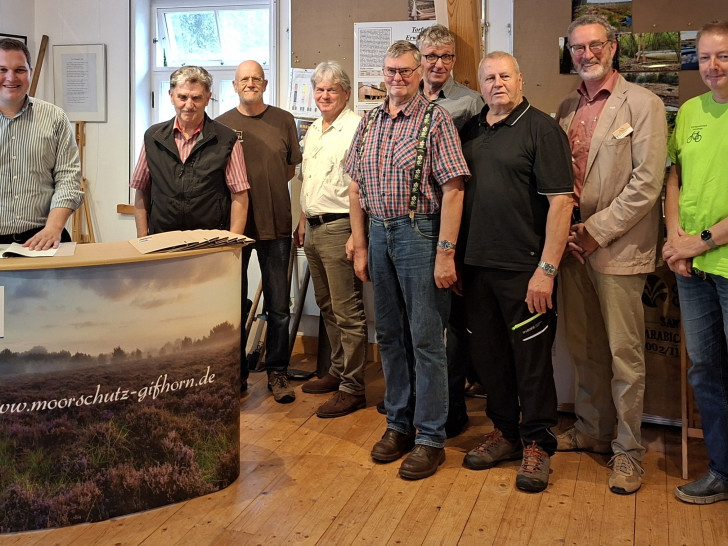 Zu den Partnern des neuen Netzwerks gehören der Landkreis Gifhorn, der Niedersächsische Landesbetrieb für Wasserwirtschaft, Küsten- und Naturschutz (NLWKN), der Wasser- und Bodenverband Sassenburg, der Förderverein Großes Moor e. V., der NABU Kreisverband Gifhorn e. V., der Natur- und Kultur-Erlebnispfad Großes Moor Gifhorn e. V. sowie die Arbeitsgemeinschaft Fahrradwege in der Gemeinde Sassenburg. Die Vertreter der Organisationen und Institutionen unterzeichneten die Deklaration.