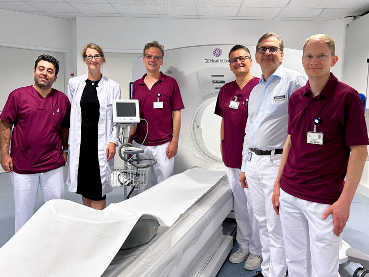 Arbeiten eng zusammen: Die Teams der MVZ NEURADIA GmbH by evidia group und des Städtischen Klinikums Wolfenbüttel.