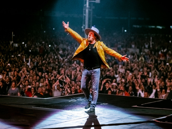Mit dem italienischen Rock- und Bluesstar Zucchero steht ein internationaler Top-Act auf der Lagunenbühne.