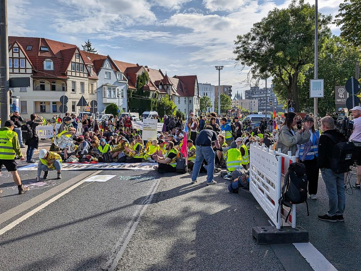 Demo vor AfD-Parteitag am 04.07.2026